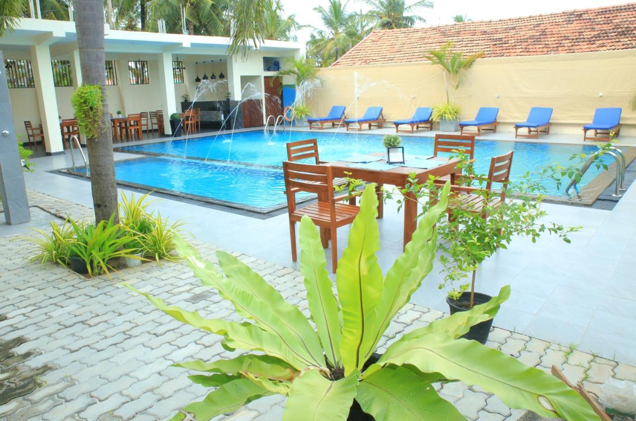 The Ocean Pearl Hotel Negombo Dış mekan fotoğraf