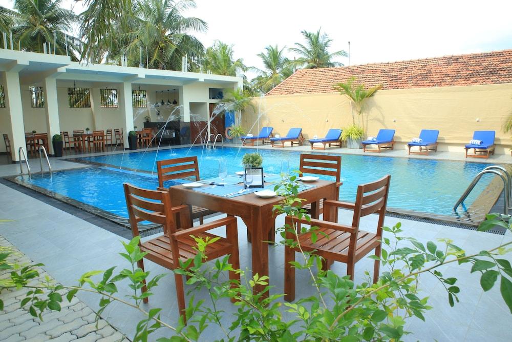 The Ocean Pearl Hotel Negombo Dış mekan fotoğraf